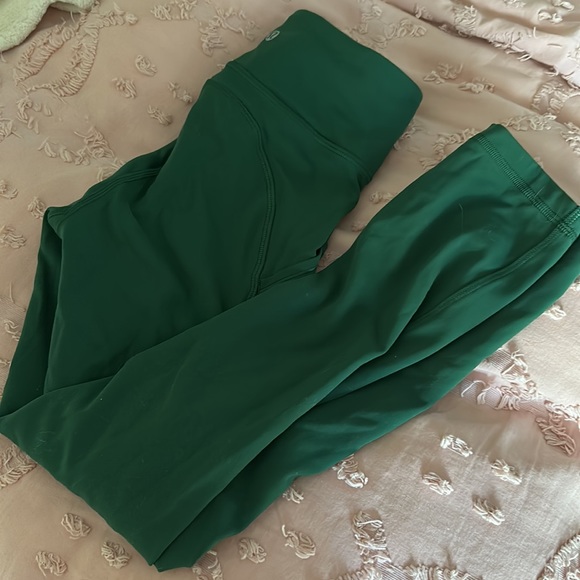 Lululemon invigorate high rise crop 23 inch Everglades green - Picture 3 of 4